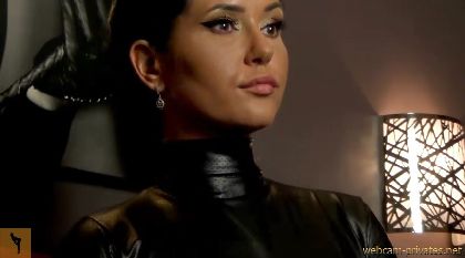 Sylphlike And Active Donna Elenya In Chat