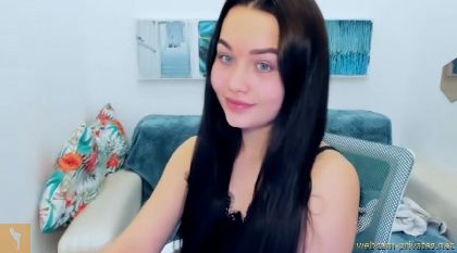 Bosomy Chick Reneconfidential At Cam