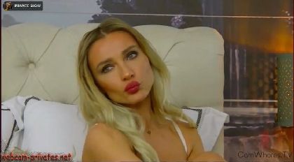 Evadevine Show Beatific Magnificent Pubis And Charming Breast