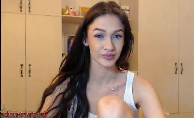 Modern Fancy Woman Nowarinheart At Cam