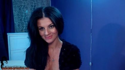 Nellybanksx Dampen At Camera Gallant Young Tits