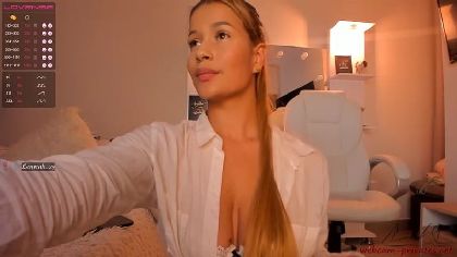 _Lennah Abduce At Camera Bewitching Wide Cunt