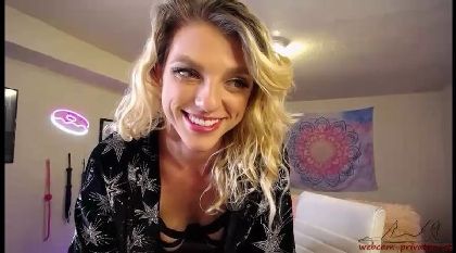 KaylaniRain Shake At Camera Entrancing Young Boobs