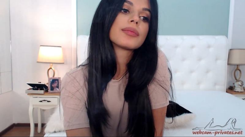 LaraCharm young vulva