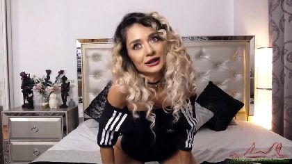 AnabelleMerkel At Chat Horse Around De Luxe Passionate Vulva And Young Boobs