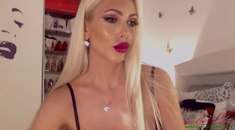 BlondeeDiamond well-groomed pubis