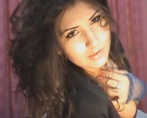 Joa11 is a webcam model who specializes in jerk off and feet videos.