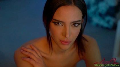 AlessiaGazzola is a slutty latex webcam girl who loves to be a slave