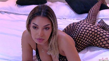 Hairstylist AlexisKaine is more than just a pretty face. She