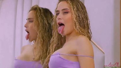 Hi there! My name is AlishaKeating and I'm a webcam girl that loves