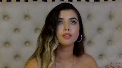 ClaireJenner is a webcam girl who loves to entertain her fans with her beautiful body