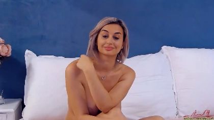 DayanaJacobs is a webcam girl who loves to show off her tight pussy and