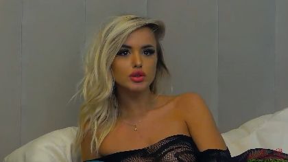 InnesQuinn is a webcam girl who loves to do private shows and anal sex