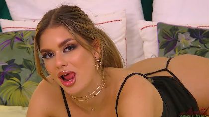 MiaValder is a young latina cosplayer who loves getting abused in the