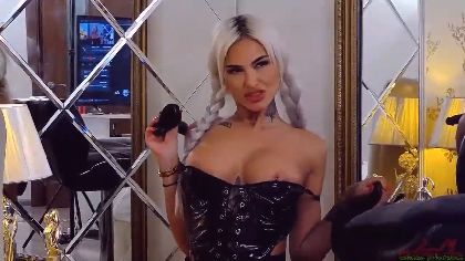 Natasha is a webcam girl who loves to play with her toy. She