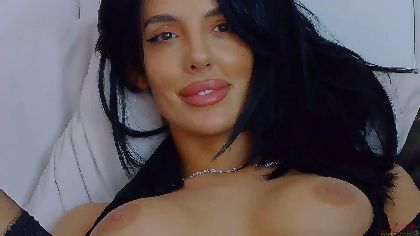 NicoleRye is a webcam girl with a foot fetish. She loves to show