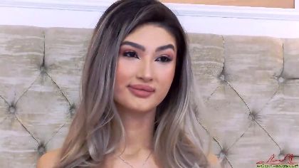 Sarah_Lacroix is a webcam girl who loves to put on a show for her fans