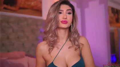 Sarah_Lacroix is a horny webcam girl who loves to get down and dirty on camera! She