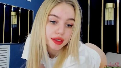 SilviaBeytman is a webcam girl who loves to get her pussy pounded hard by