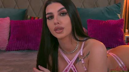 amy-blair is a bbw cam girl with curves in all the right