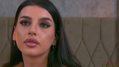 amy-blair, a natural girl, is a private person who loves to feel