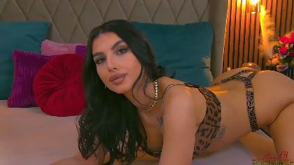 amy-blair is a webcam girl with a creamy white skin and big boobs