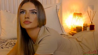 anais-a is a tease and a whore who loves to show off her curves