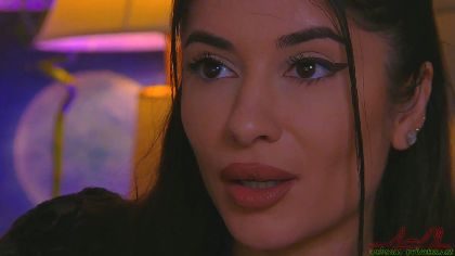 devious-angell is a webcam girl who loves to give and receive oral sex