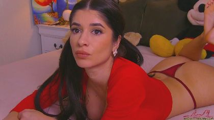 I am a sweet and submissive schoolgirl who loves to be worshipped and please her