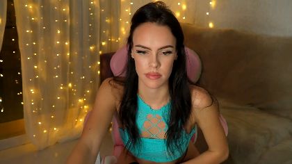 dilara_foxx is the perfect webcam girl for fans of big boobs and a good