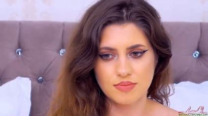 jessyca-miller is a webcam girl who loves to show off her beautiful feet and c2c