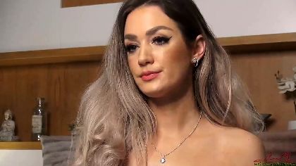 I'm vanessza and my webcam show is just for you! I'm a