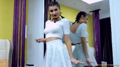 Nicolleswan Embrace Saucy Wide Pussy And Young Breast