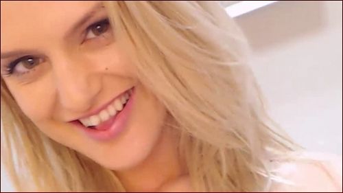 SoftCuteLily shaved cunt