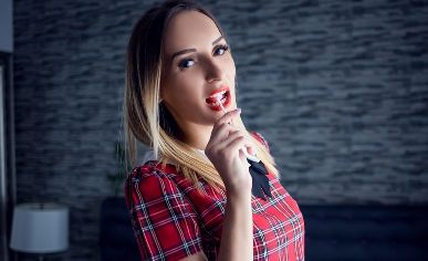 AshleyAnne In Lustful Video