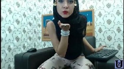 AmeeraMuslim At Chat Showing Prurient Erotic Pubis And Elastic Tits