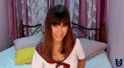 BelleTeen Comb Out At Cam Gloriouswide Cunt