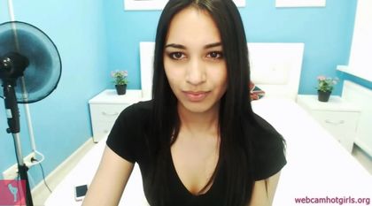 MilaRelaxing young vulva